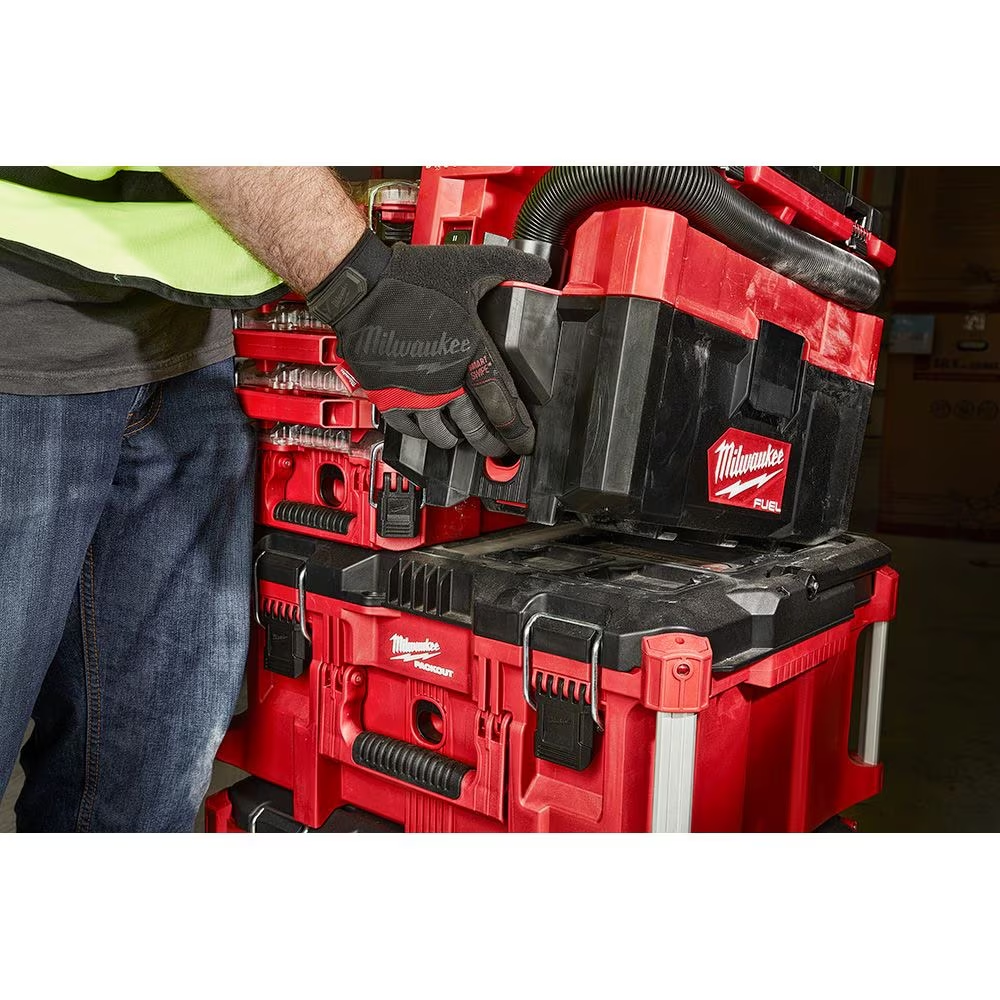 Milwaukee 0970-20 M18 FUEL PACKOUT 18V Lithium-Ion Cordless 2.5 Gal. Wet/Dry Vacuum (Tool-Only)
