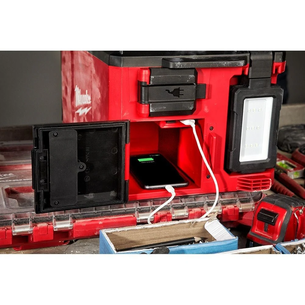Milwaukee 2357-20 M18 18V Lithium-Ion Cordless PACKOUT 3000 Lumens LED Light with Built-In Charger