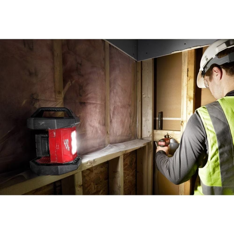 Milwaukee 2361-20 18V M18 ROVER Lithium-Ion Brushless Cordless 1500 Lumens LED Flood Light with (Tool-Only)