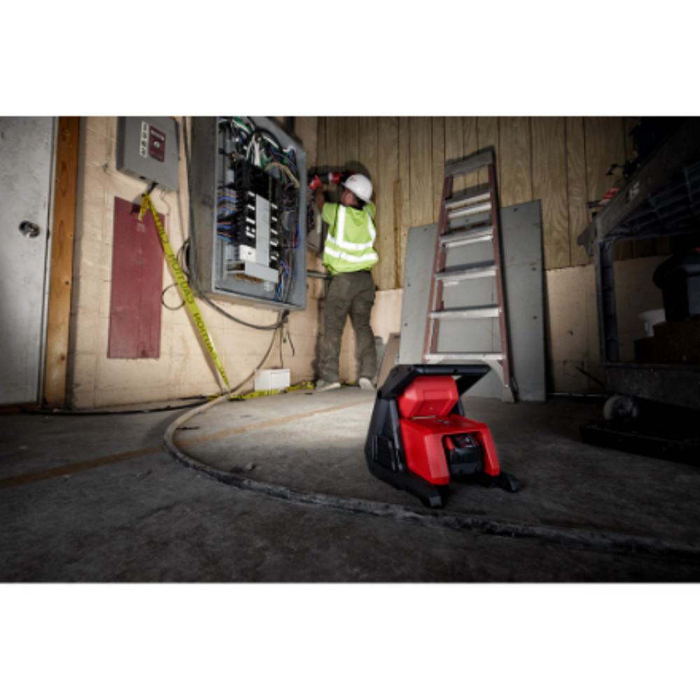Milwaukee 2366-20 M18 GEN-2 18-Volt Lithium-Ion Cordless 4000-Lumen ROVER LED AC/DC Flood Light (Tool-Only)