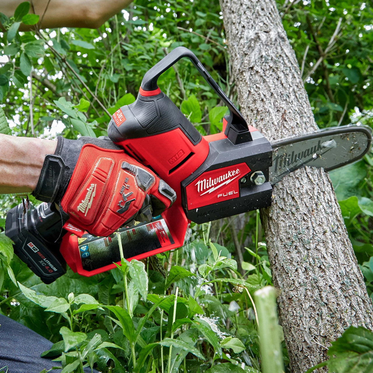Milwaukee 2527-20 M12 FUEL HATCHET 6″ Pruning Saw (Tool-Only)