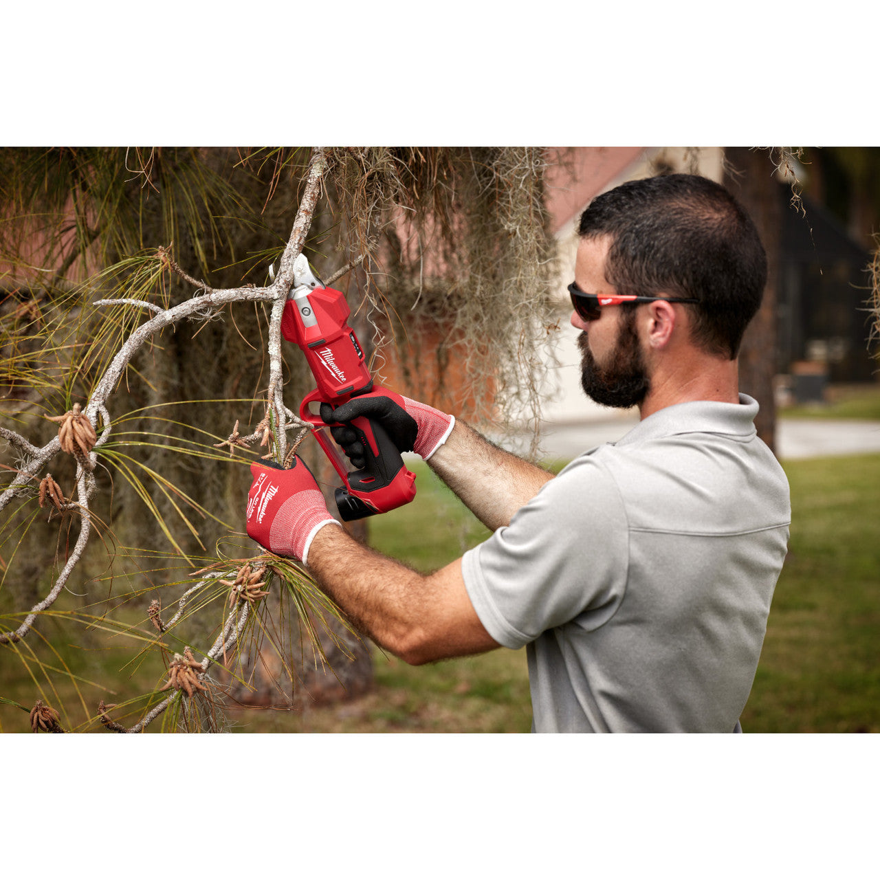 Milwaukee 2534-20 M12 Brushless Pruning Shears with FREE 4.0Ah Battery with Charger
