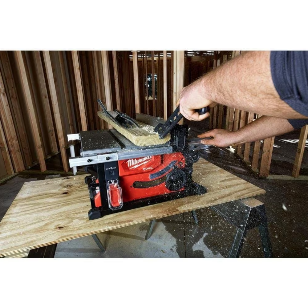Milwaukee 2736-20 M18 FUEL 18V Lithium-Ion Brushless Cordless 8-1/4" Table Saw with ONE-KEY (Tool Only)