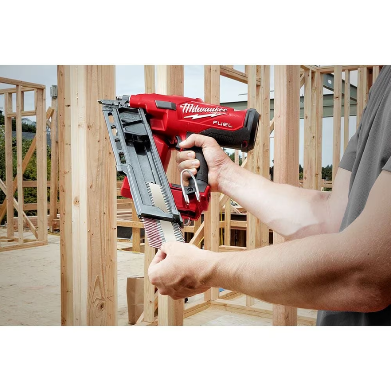 Milwaukee 2745-21 M18 FUEL 18V 3-1/2 Inch 30-Degree Cordless Framing Nailer Kit w/ M18 5.0 Ah XC Battery