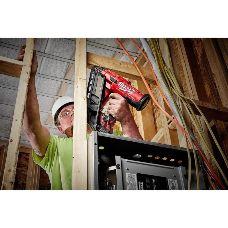 Milwaukee 2745-21 M18 FUEL 18V 3-1/2 Inch 30-Degree Cordless Framing Nailer Kit w/ M18 5.0 Ah XC Battery