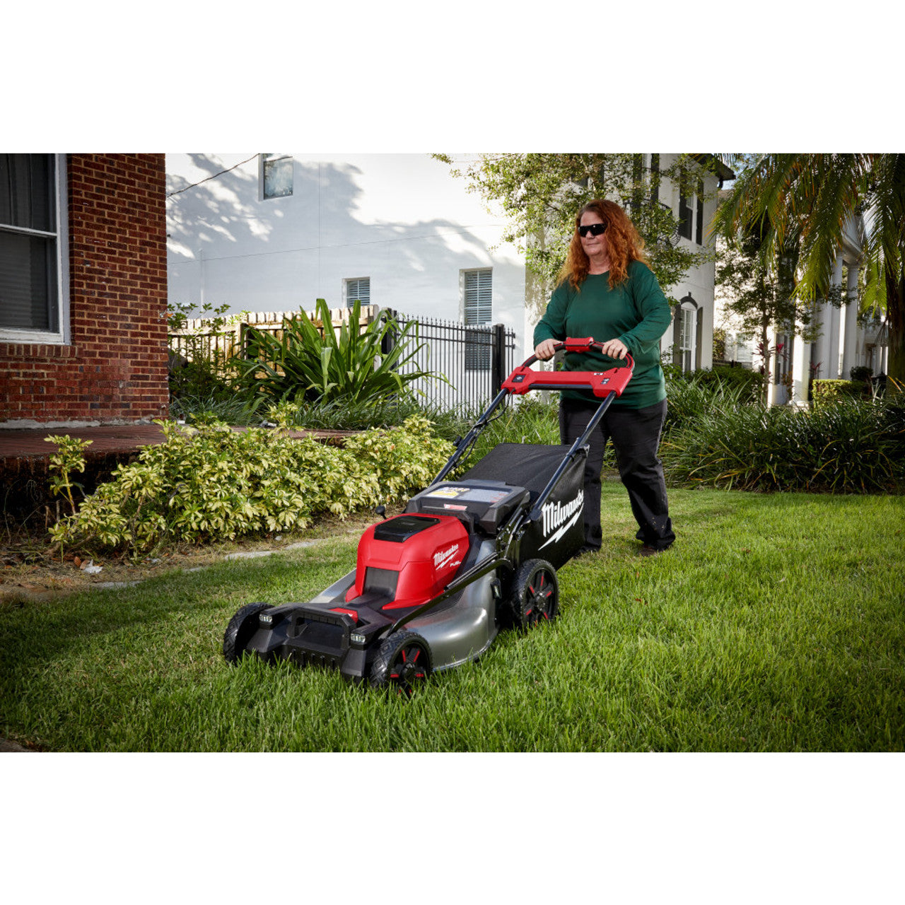 Milwaukee 2823-22HD M18 FUEL 18V Brushless Cordless 21-inch Walk Behind Self-Propelled Lawn Mower W/(2) 12.0 Ah Battery