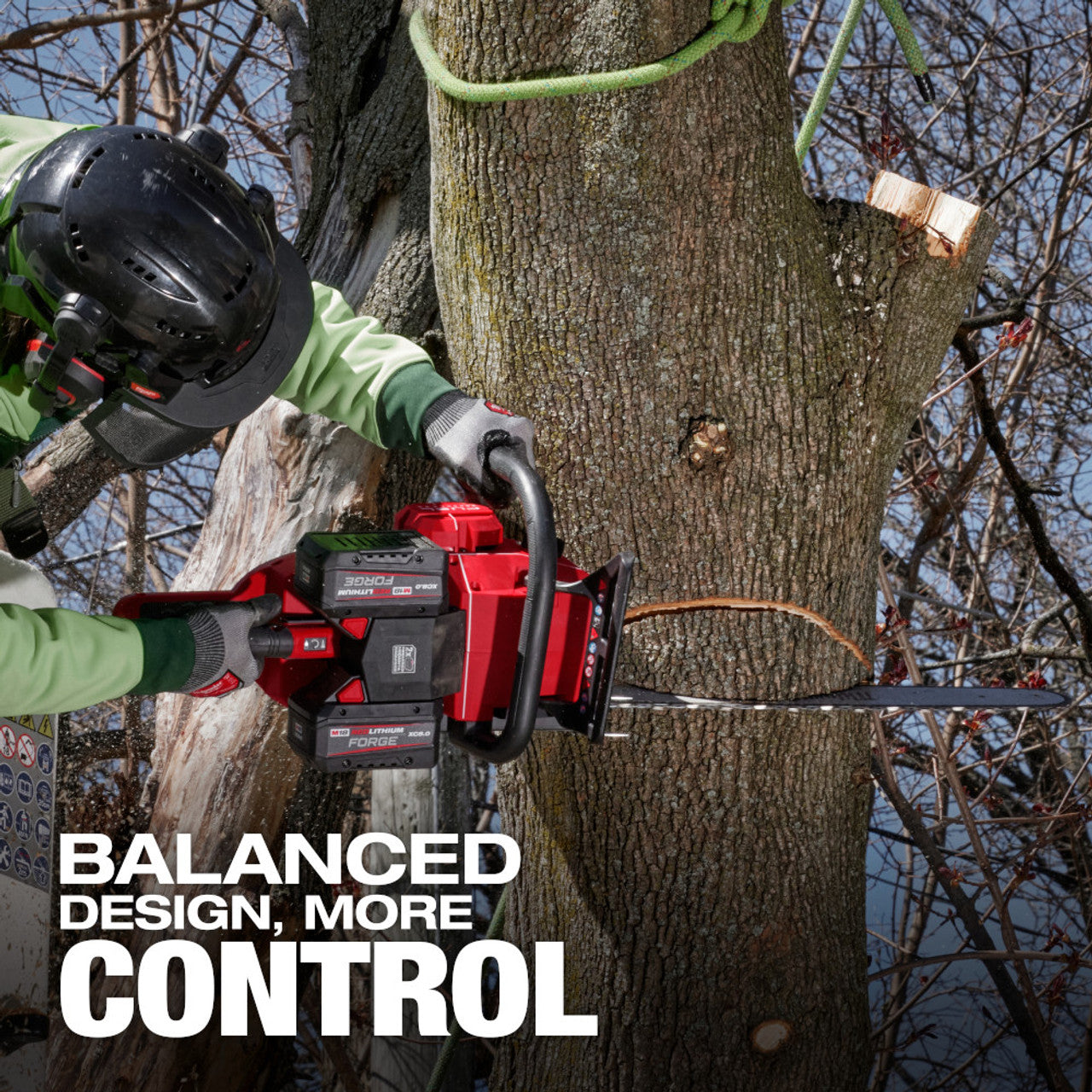 Milwaukee 2827-22 M18 FUEL 20-inch Dual Battery Chainsaw Kit w/ (2) FORGE XC8.0 Battery