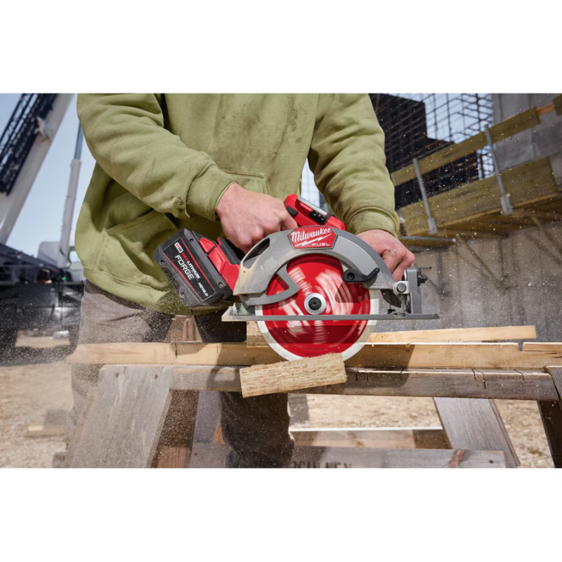 Milwaukee 2834-20 M18 FUEL 7-1/4" Circular Saw (Tool Only)