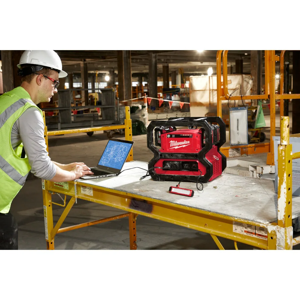 Milwaukee 2845-20 M18 18V Lithium-Ion Cordless CARRY-ON 3600W/1800W Battery Powered Power Supply (Tool Only)