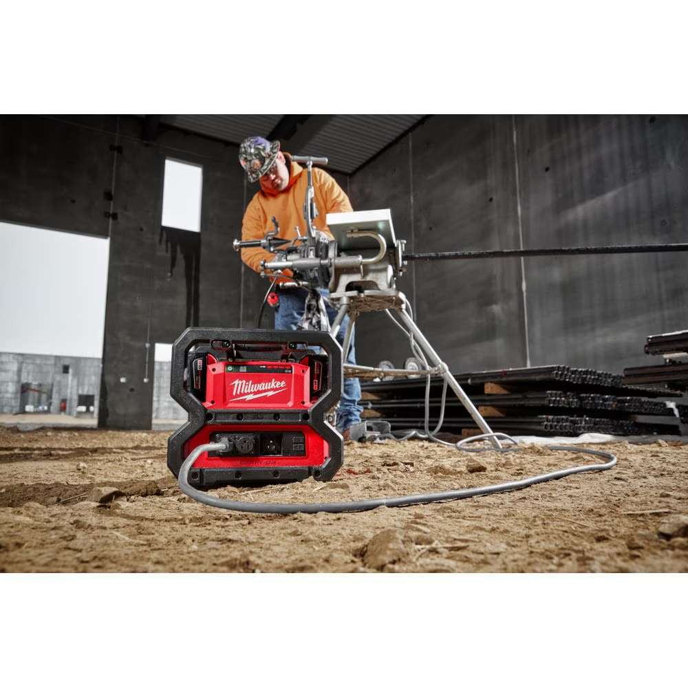 Milwaukee 2845-20 M18 18V Lithium-Ion Cordless CARRY-ON 3600W/1800W Battery Powered Power Supply (Tool Only)