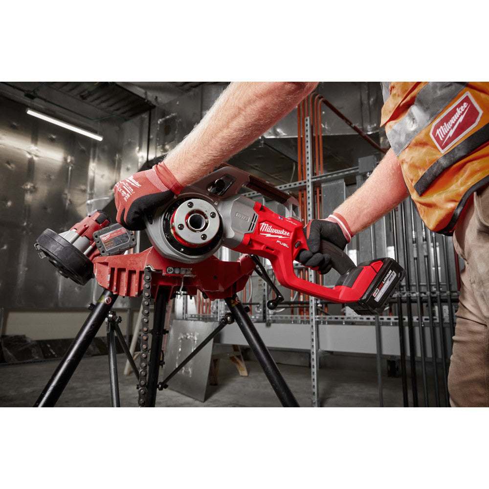 Milwaukee 2870-22 M18 FUEL Cordless Brushless Compact Pipe Threader with 1/2in - 1-1/4in Die Heads Kit