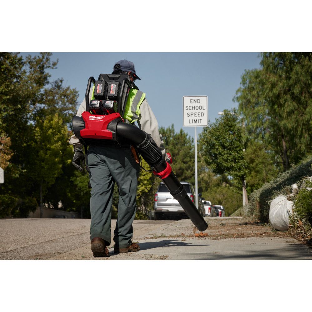 Milwaukee 3009-20 M18 FUEL 155 MPH 650 CFM 18-Volt Lithium-Ion Brushless Cordless Dual Battery Backpack Blower