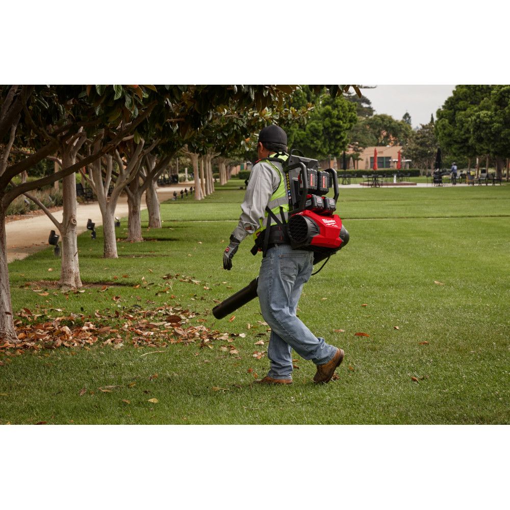 Milwaukee 3009-20 M18 FUEL 155 MPH 650 CFM 18-Volt Lithium-Ion Brushless Cordless Dual Battery Backpack Blower