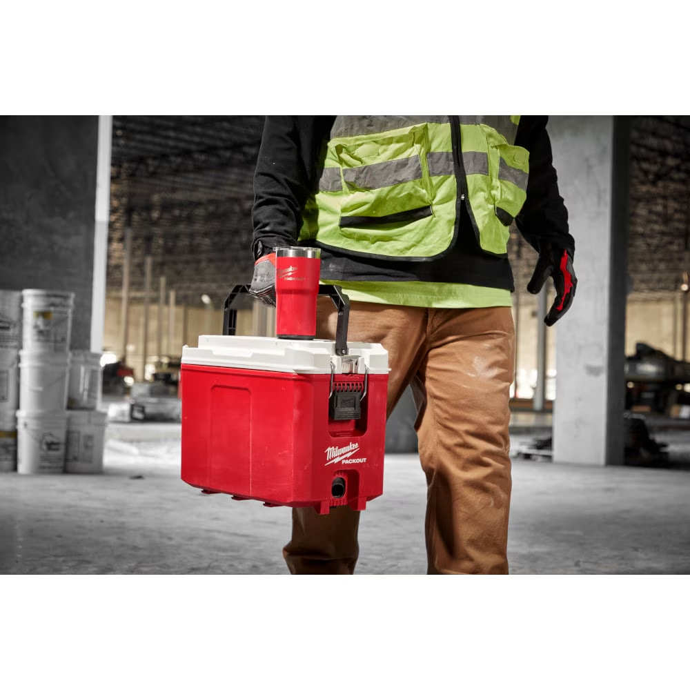 Milwaukee 48-22-8392R PACKOUT Red 20 oz. Tumbler