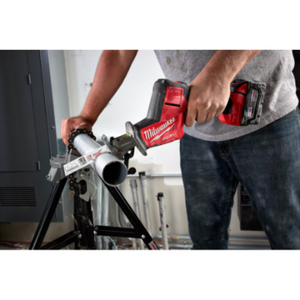 Milwaukee 2719-21 M18 FUEL 18-Volt Li-Ion Brushless Cordless HACKZALL Recip Saw Kit With(1) 5.0Ah Battery,Charger & Tool Bag
