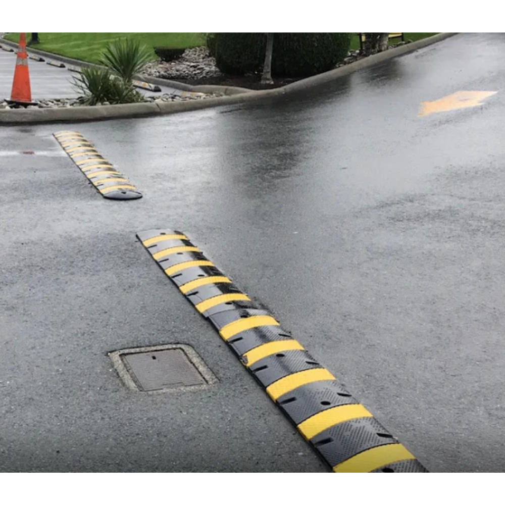 LEO 6' Rubber Speed Bump