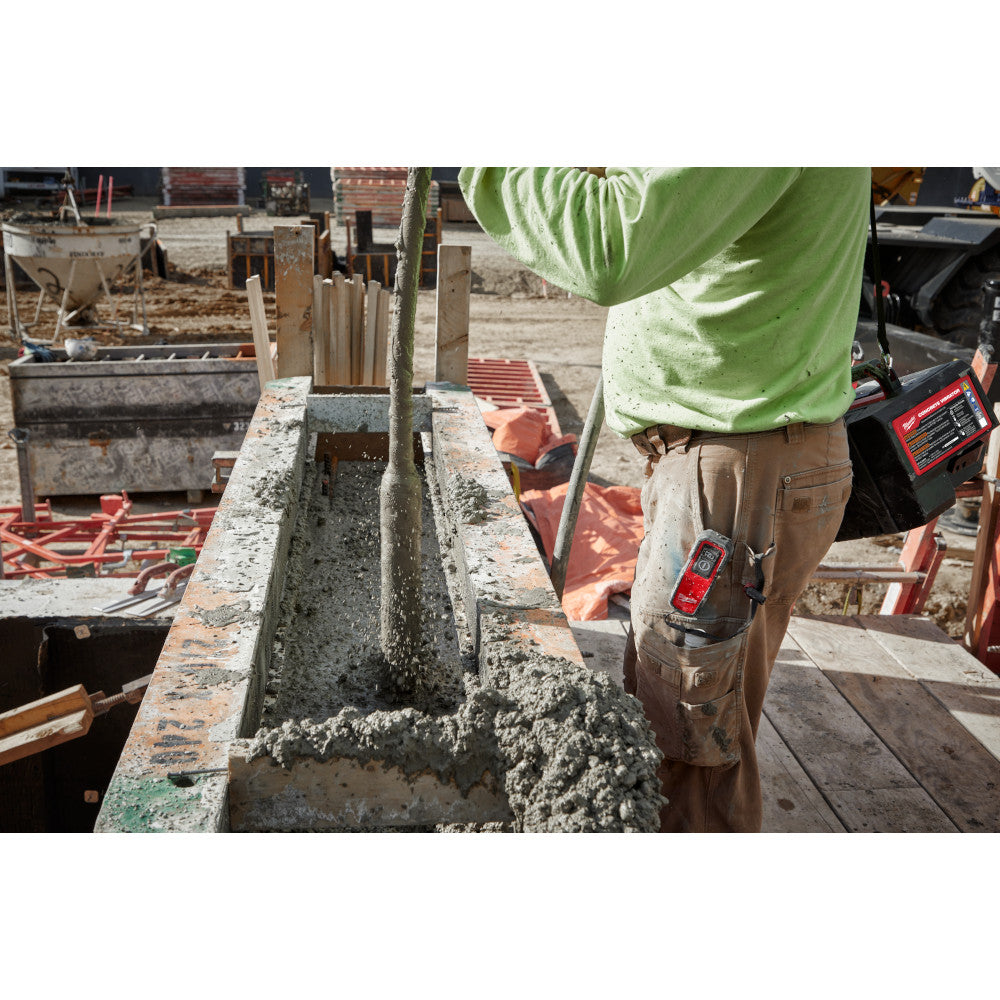 Milwaukee MXF370-2XC MX FUEL Cordless Brushless Concrete Vibrator Kit