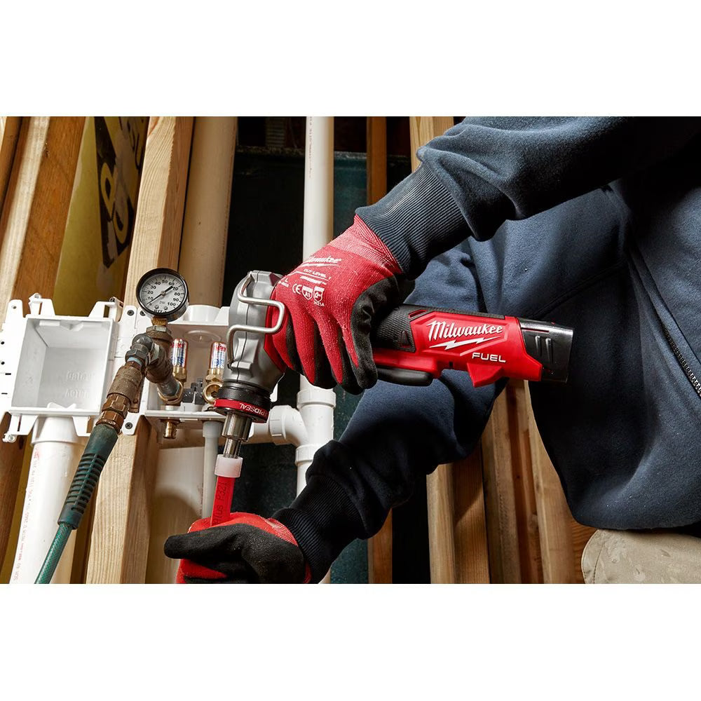 Milwaukee 2532-22 Tool M12 Fuel Cordless 3/8 -inch - 1 -inch PEX Expansion Tool Kit with (2) Batteries, (3) Expansion Heads