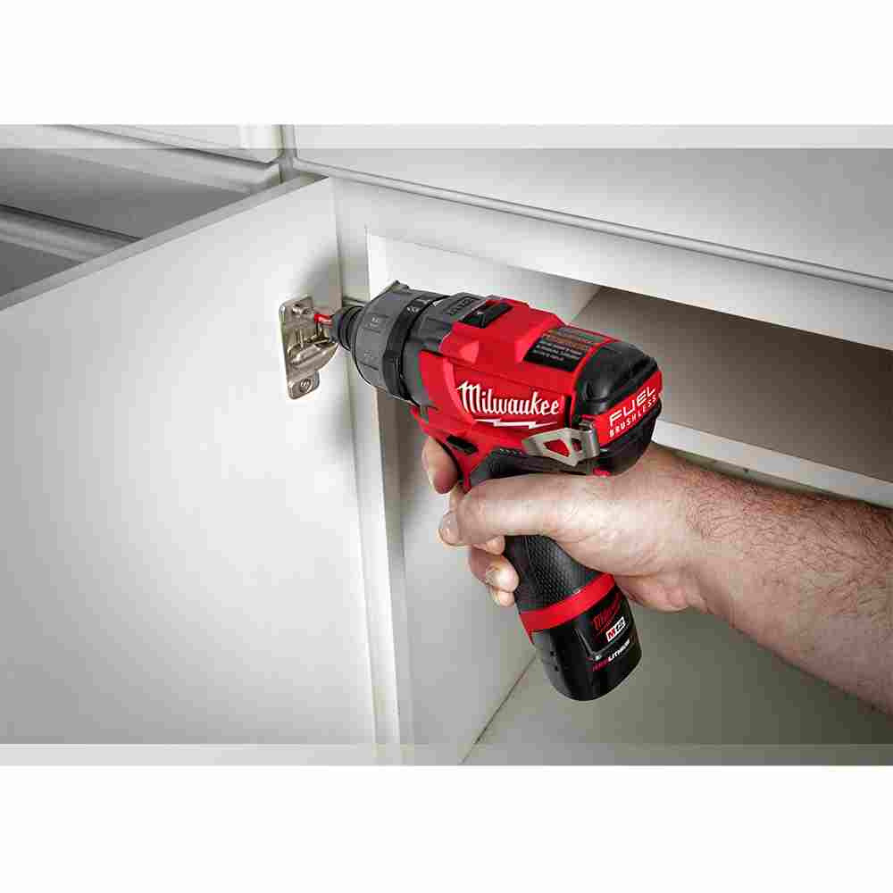 Milwaukee 2402-22 M12 FUEL Cordless Brushless 1/4in Hex 2-Speed Screwdriver Kit