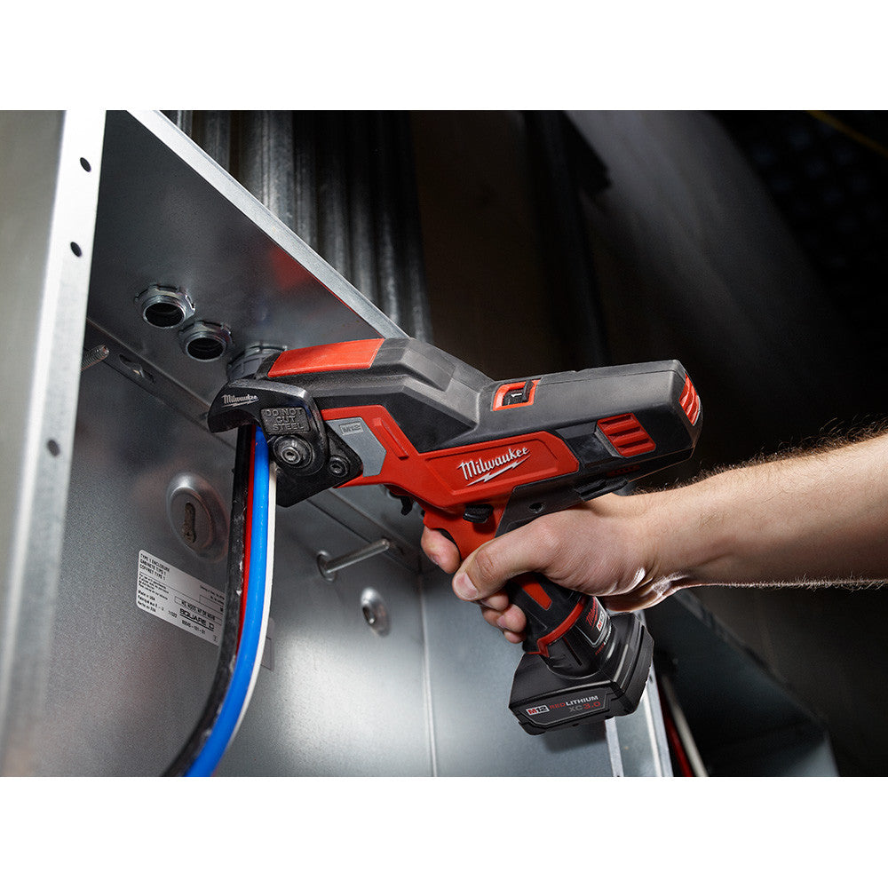 Milwaukee 2472-21XC M12 Cordless 600 MCM Cable Cutter Kit