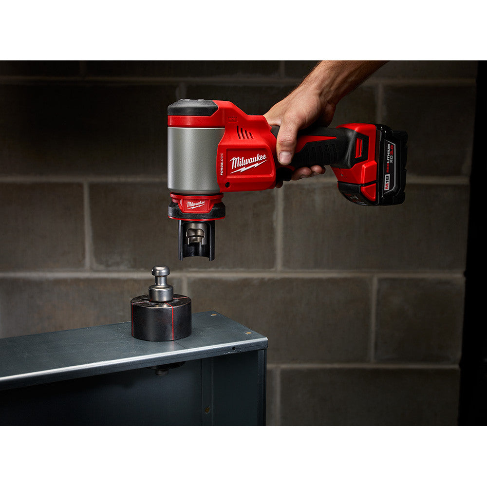 Milwaukee 2676-23 M18 FORCE LOGIC Cordless 10T 1/2in - 4in Knockout Tool Kit