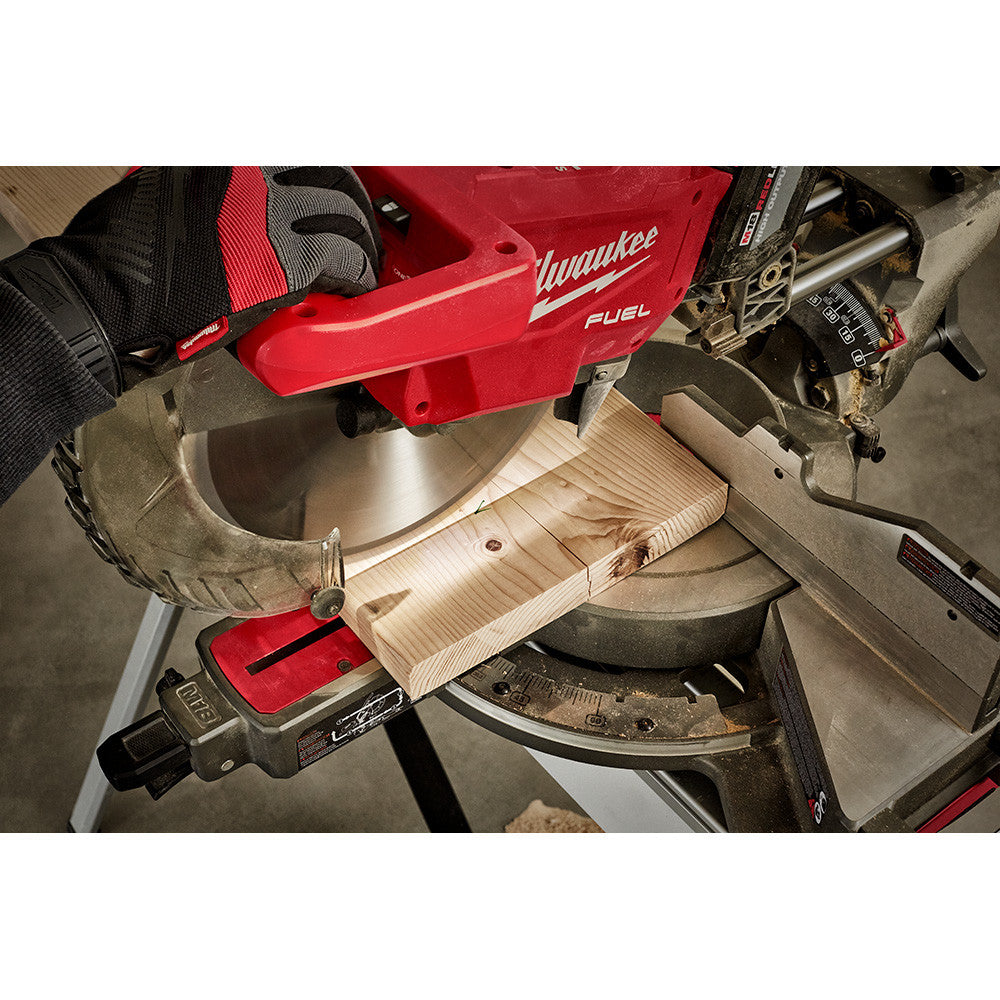Milwaukee 2739-21HD M18 FUEL Cordless Brushless 12in Dual Bevel Sliding Compound Mitre Saw with ONE-KEY Kit