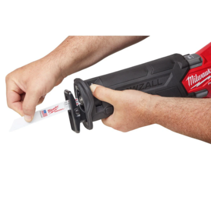 Milwaukee 2821-22 M18 FUEL 18-Volt Lithium-Ion Brushless Cordless SAWZALL Reciprocating Saw Kit (2) 5.0 Ah Batteries