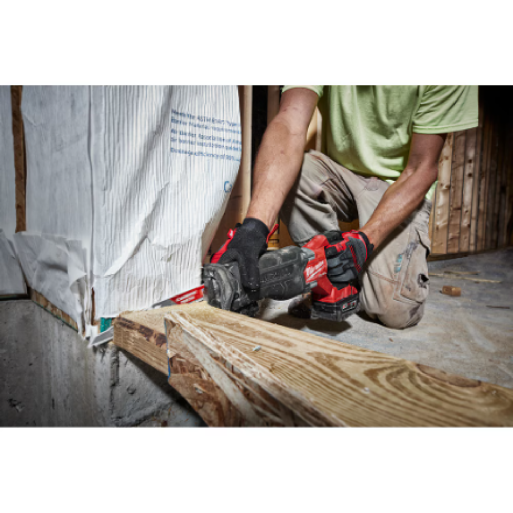 Milwaukee 2821-22 M18 FUEL 18-Volt Lithium-Ion Brushless Cordless SAWZALL Reciprocating Saw Kit (2) 5.0 Ah Batteries