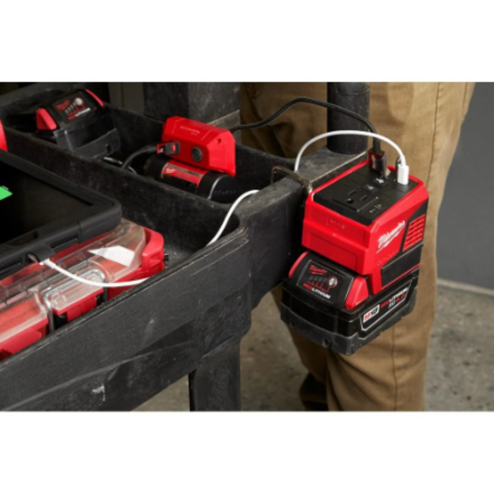 Milwaukee 2846-20 18-Volt M18 Lithium-Ion Brushless Cordless 175-Watt Powered Compact Inverter with (Tool-Only)