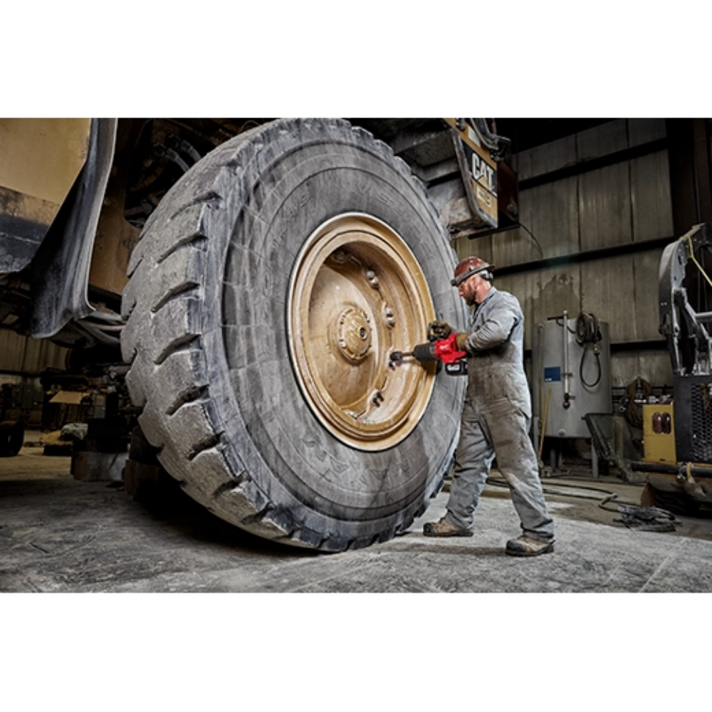 Milwaukee 2869-22HD M18 FUEL 18-Volt Li-Ion Cordless 1 inch Impact Wrench Extended Reach D-Handle Kit with(2) 12.0 Ah Batteries