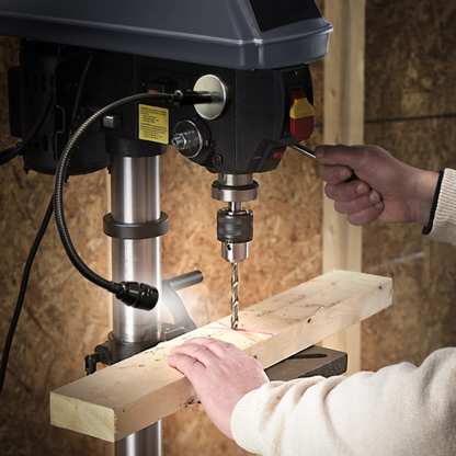 ROK 70210 18in LED Light with Magnetic Base