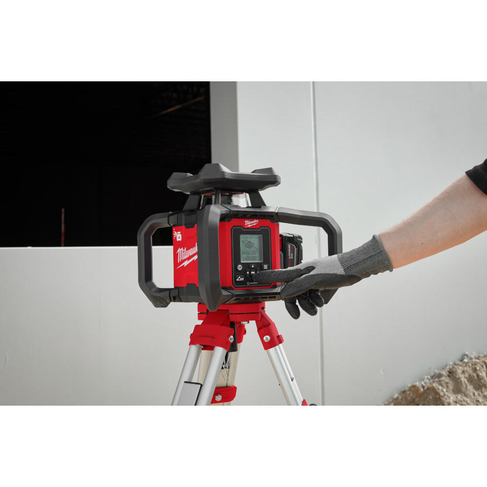 Milwaukee 3704-21T M18 Cordless 4000' Red Exterior Dual Slope Rotary Laser Level Kit with Receiver / Remote / Tripod / Grade Rod