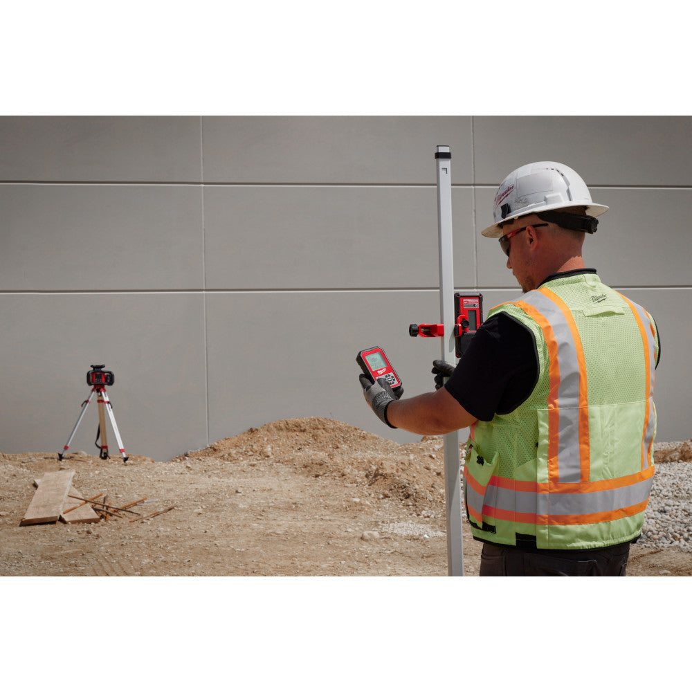 Milwaukee 3704-21T M18 Cordless 4000' Red Exterior Dual Slope Rotary Laser Level Kit with Receiver / Remote / Tripod / Grade Rod
