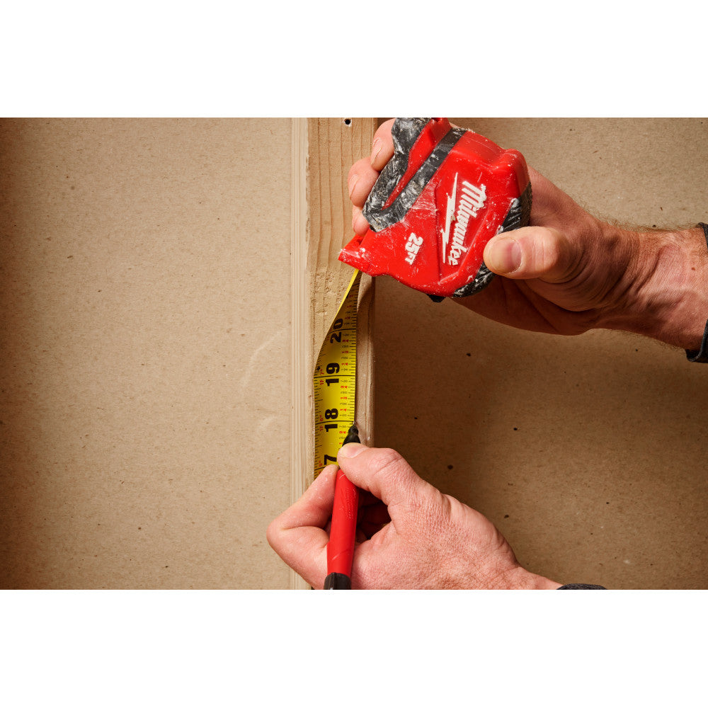 Milwaukee 48-22-1726 26ft/8m Compact Tape Measure