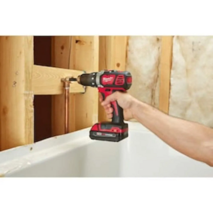 Milwaukee 2691-22 M18™ 18V Li-Ion Cordless Drill Driver / Impact Driver 2-Tool Combo Kit with (2) 1.5Ah Batteries and Charger