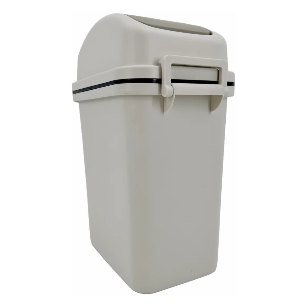 Profile view of the Columbia 6L bin highlighting the heavy-duty side-locking latches that keep the lid securely attached during transport.