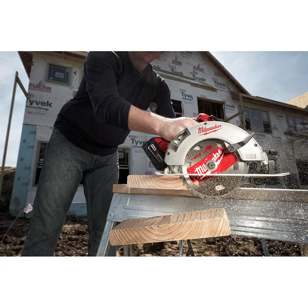 Milwaukee 2631-20 Tool M18 18-Volt Lithium-Ion Brushless Cordless 7-1/4 -inch Circular Saw (Tool-Only)
