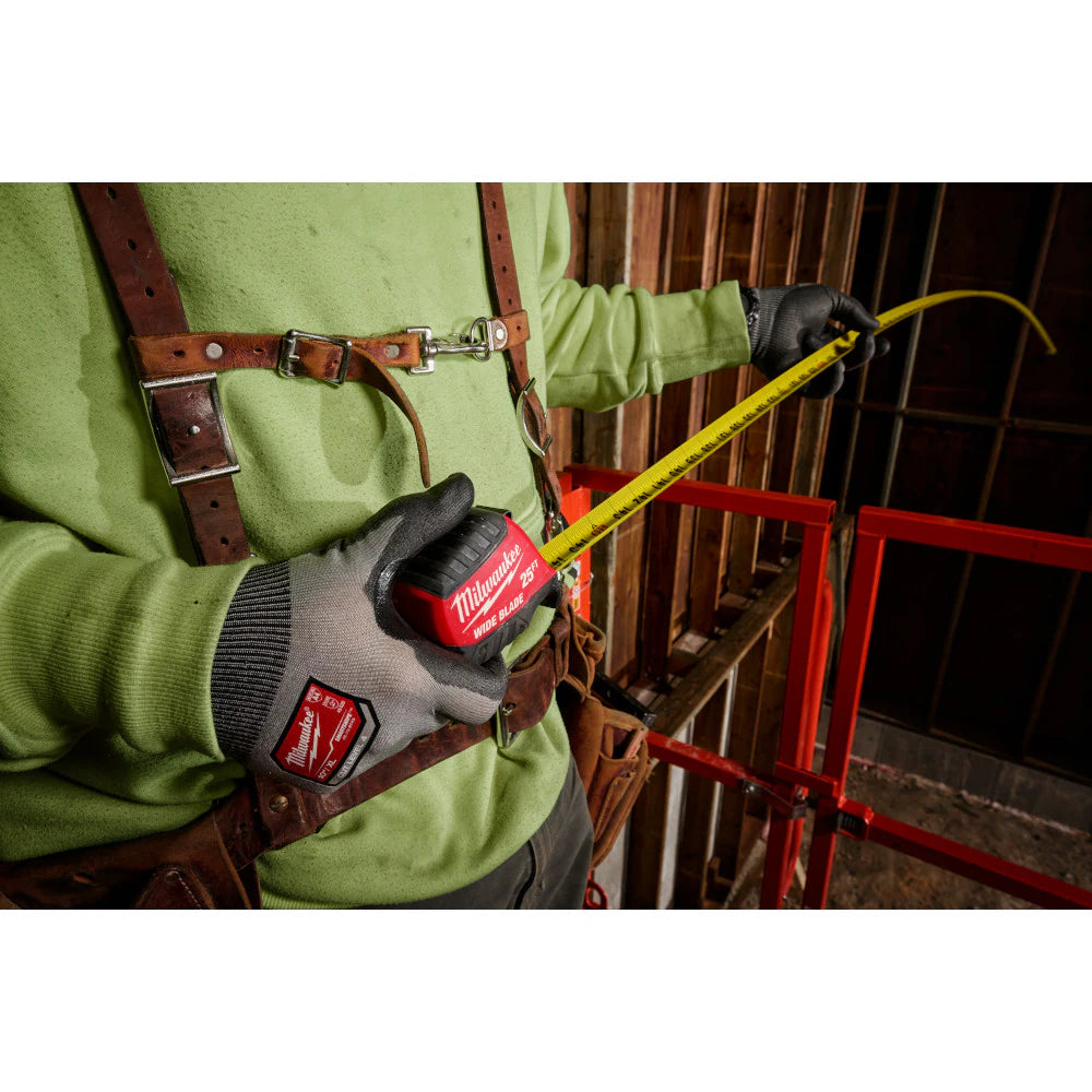 Milwaukee 48-22-1226 Tool 8 m/26 ft. x 1.3 -inch Wide Blade Tape Measure with 17 ft. Reach