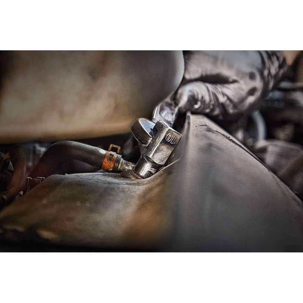 Milwaukee 48-22-9010 Tool 1/2 -inch Drive SAE/Metric Ratchet and Socket Mechanics Tool Set (47-Piece)