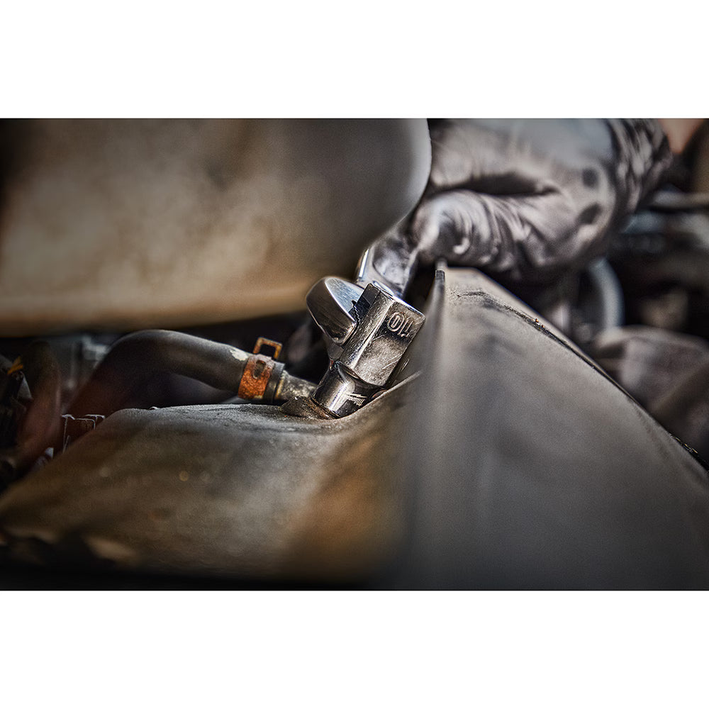 Milwaukee 48-22-9508 Tool 3/8 -inch Drive Metric Ratchet and Socket Mechanics Tool Set (32-Piece)