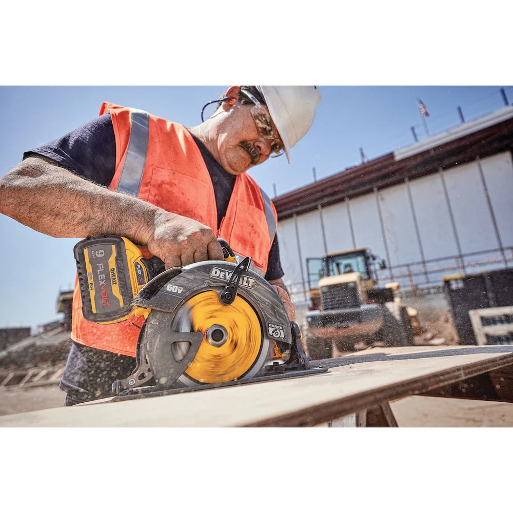 DEWALT DCS578X2 FLEXVOLT 60V MAX Lithium-Ion Brushless 7-1/4" Cordless Circular Saw Kit with (2) 9ah Batteries