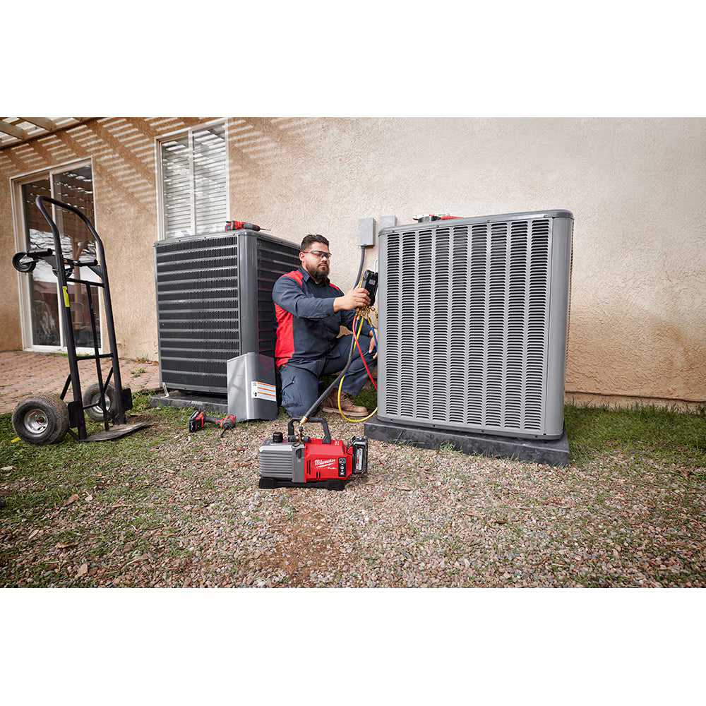 Milwaukee 2941-21 Tool M18 18-Volt Lithium-Ion Cordless 5 CFM Vacuum Pump Kit