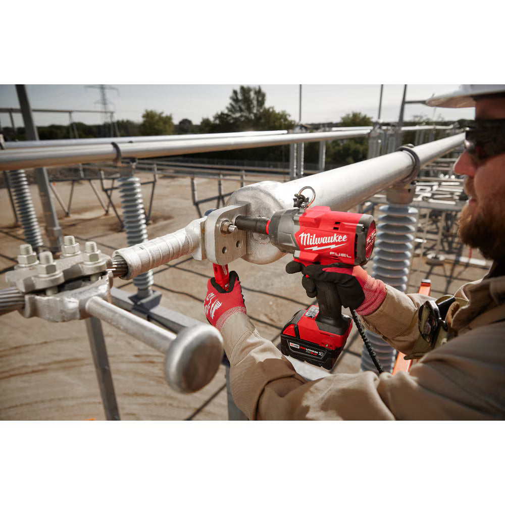 Milwaukee 2966-22 Tool M18 FUEL 18V Lithium-Ion Brushless Cordless 1/2 in. High Torque Impact Wrench w/ Pin Detent Kit