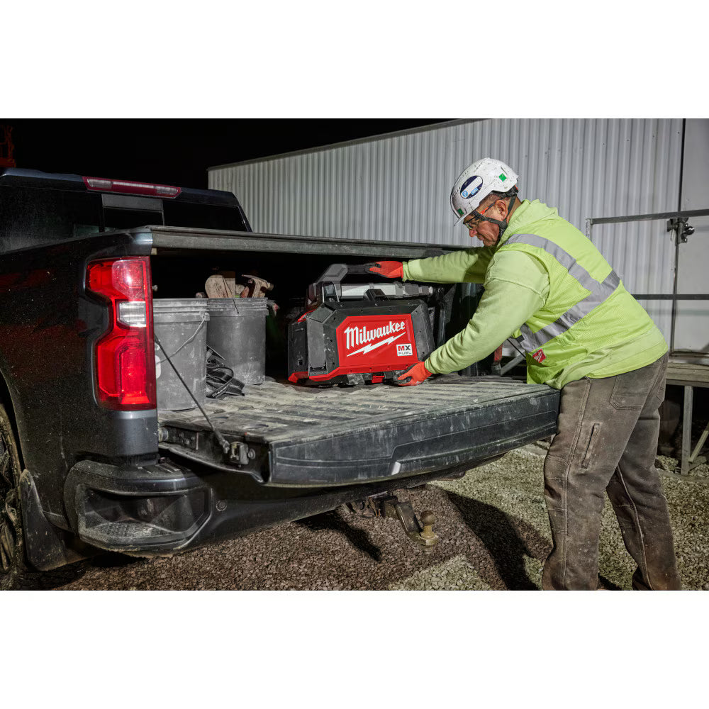 Milwaukee MXF040-1XC Tool MX FUEL ROCKET Dual Power Compact Tower Light Kit with XC406 Battery Pack and MX Charger