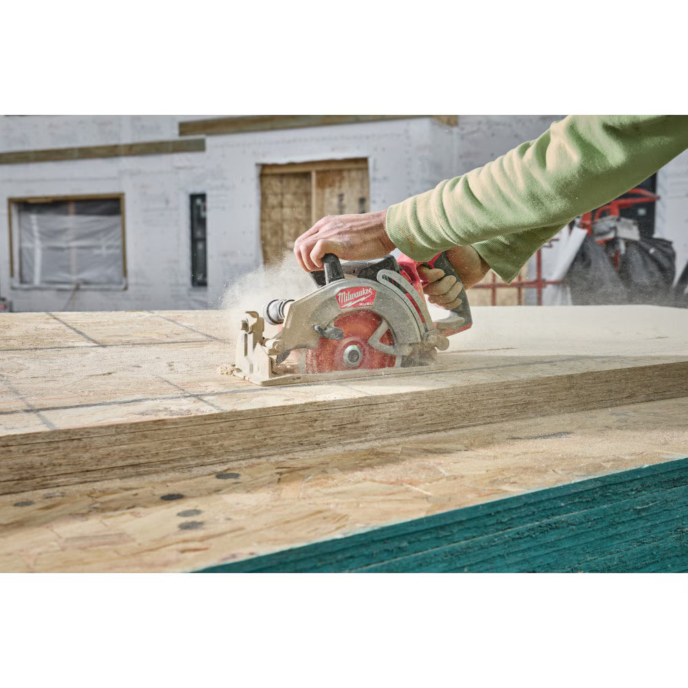 Milwaukee 2930-20 Tool 18-Volt M18 FUEL Lithium-Ion Brushless Cordless 7-1/4 inch Rear Handle Circular Saw (Tool-Only)