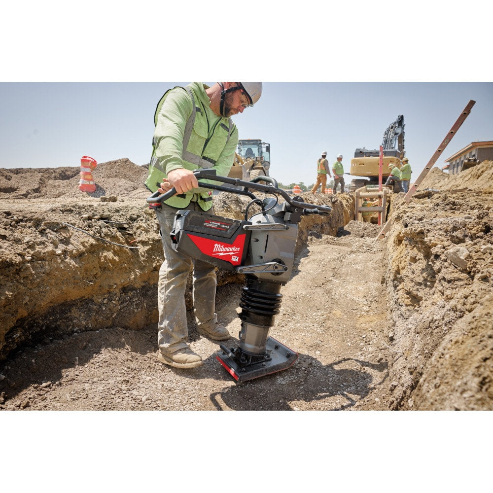 Milwaukee MXF270-2HD Tool MX FUEL Brushless Cordless 70 kg Rammer Combo Kit with (2) HD 12.0 Batteries & MX Super Charger
